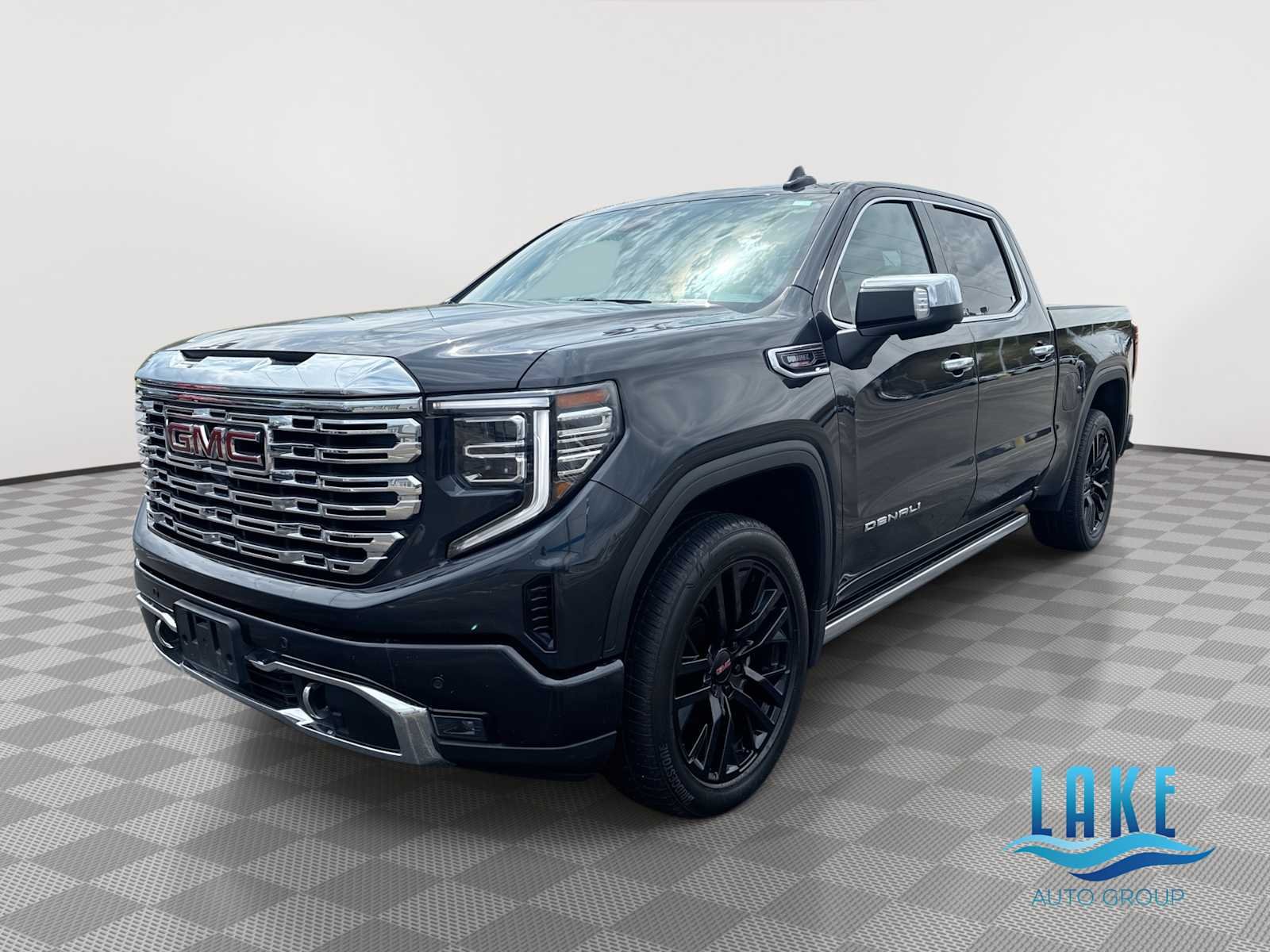 2024 GMC Sierra Denali 4WD Crew Cab Short Box's photo