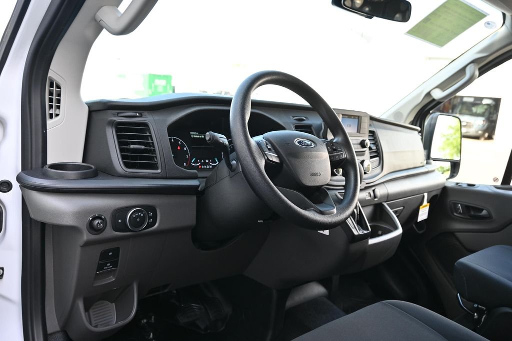 Used 2025 Oxford White Ford Base image 17