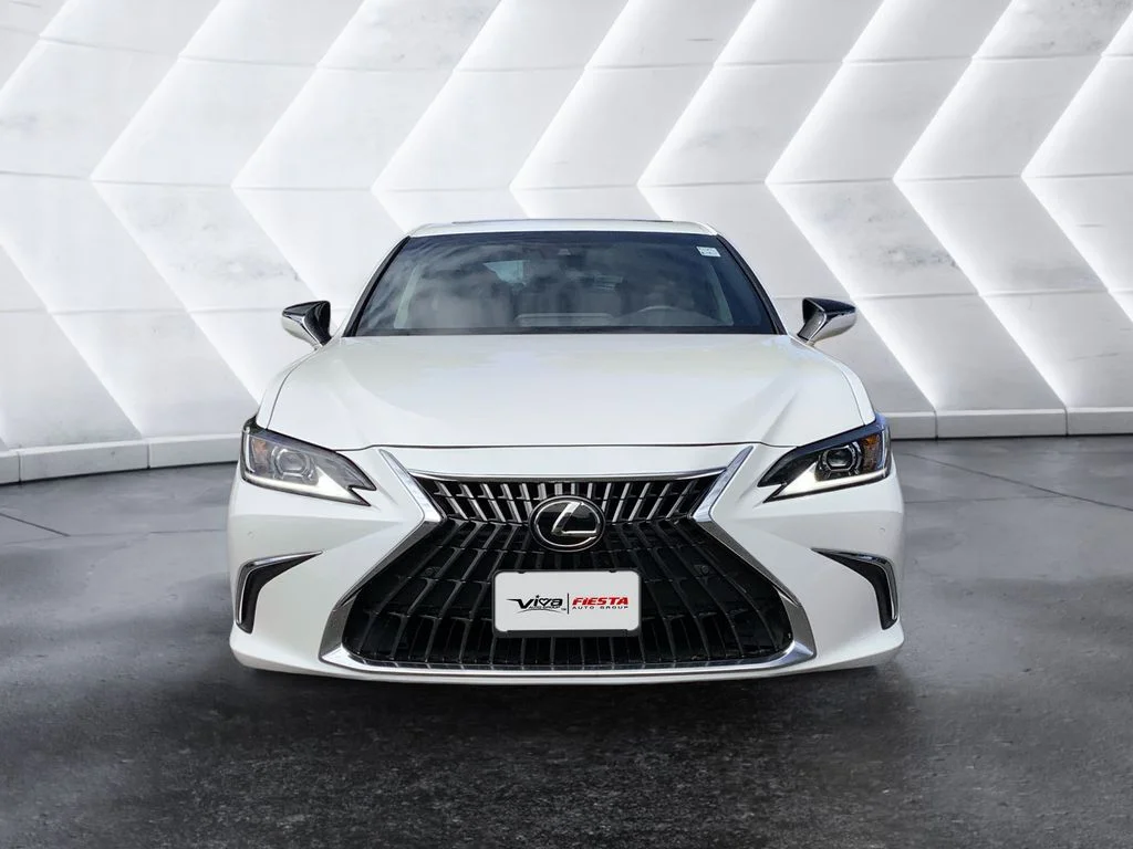 Used 2023 White Lexus 350 image 2