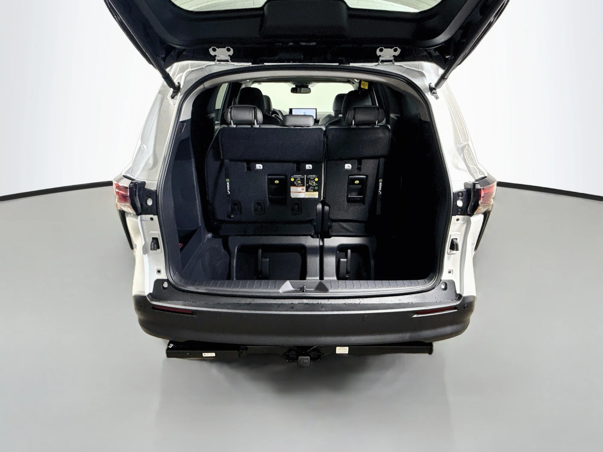 New 2026 Wind Chill Pearl Toyota XLE image 16