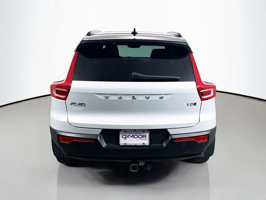 Used 2021 Glacier Silver Metallic Volvo R-Design image 6