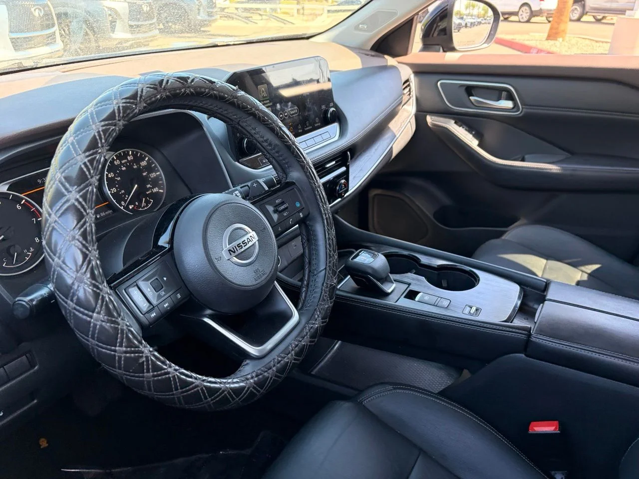 Used 2021 Super Black Nissan SL image 17