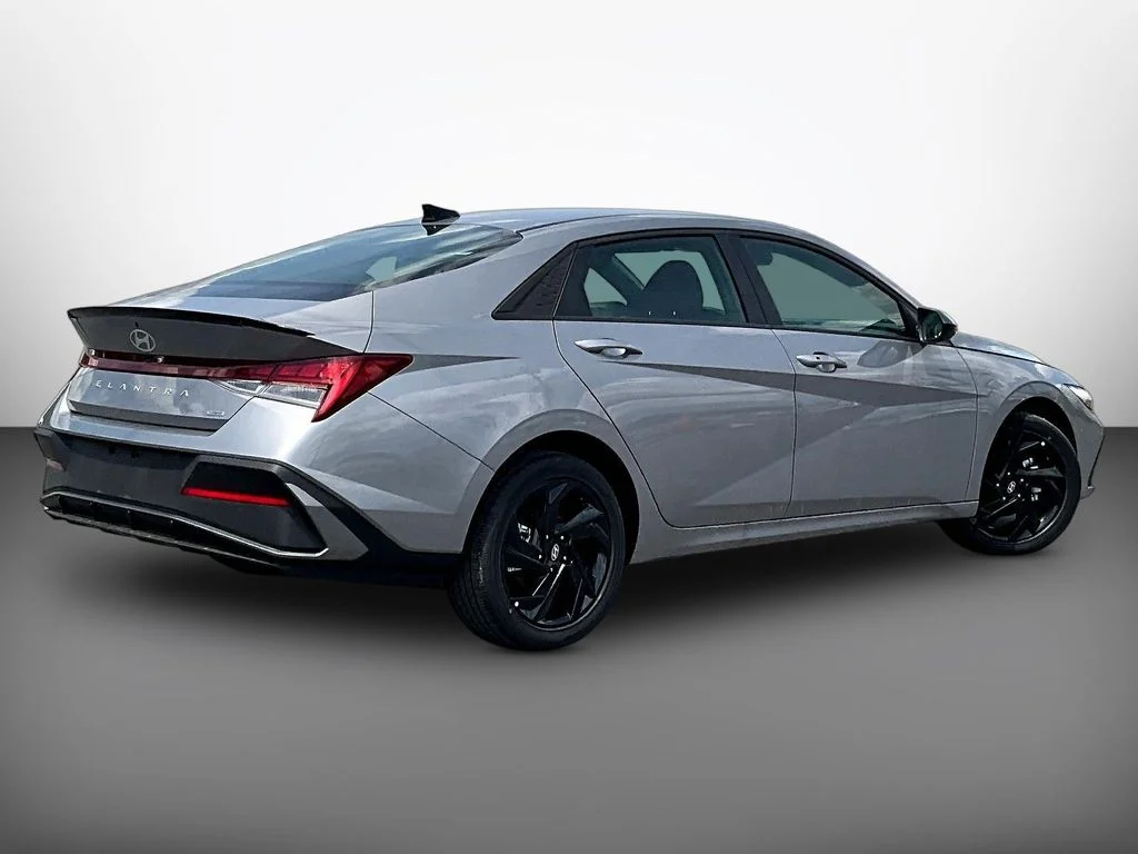 New 2026 Silver Hyundai SEL Sport image 15
