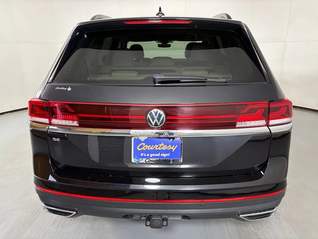 Used 2024 Black Volkswagen 2.0T SE w/Technology image 7