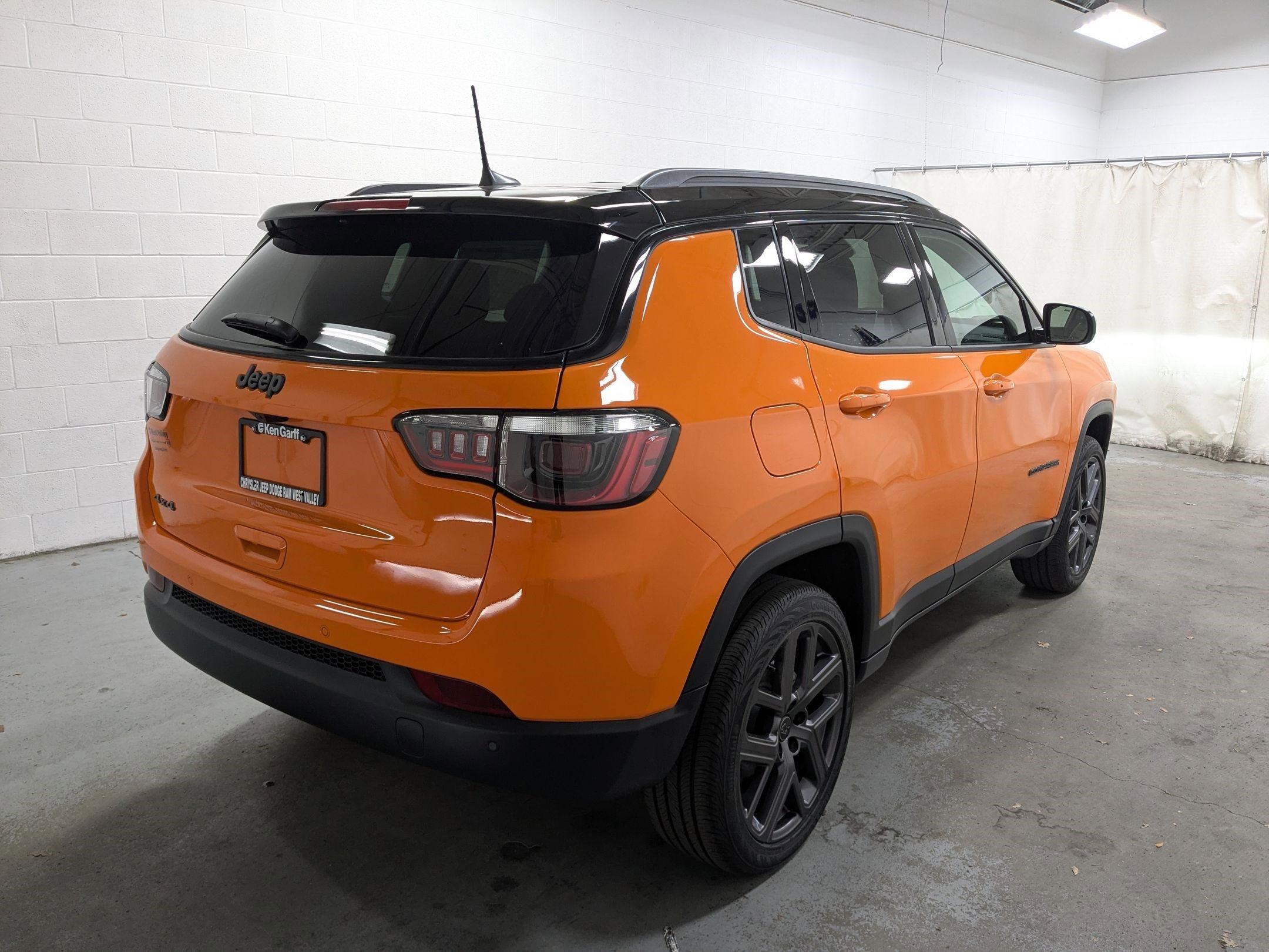 New 2026 Joose Exterior Paint Jeep Limited Altitude image 4