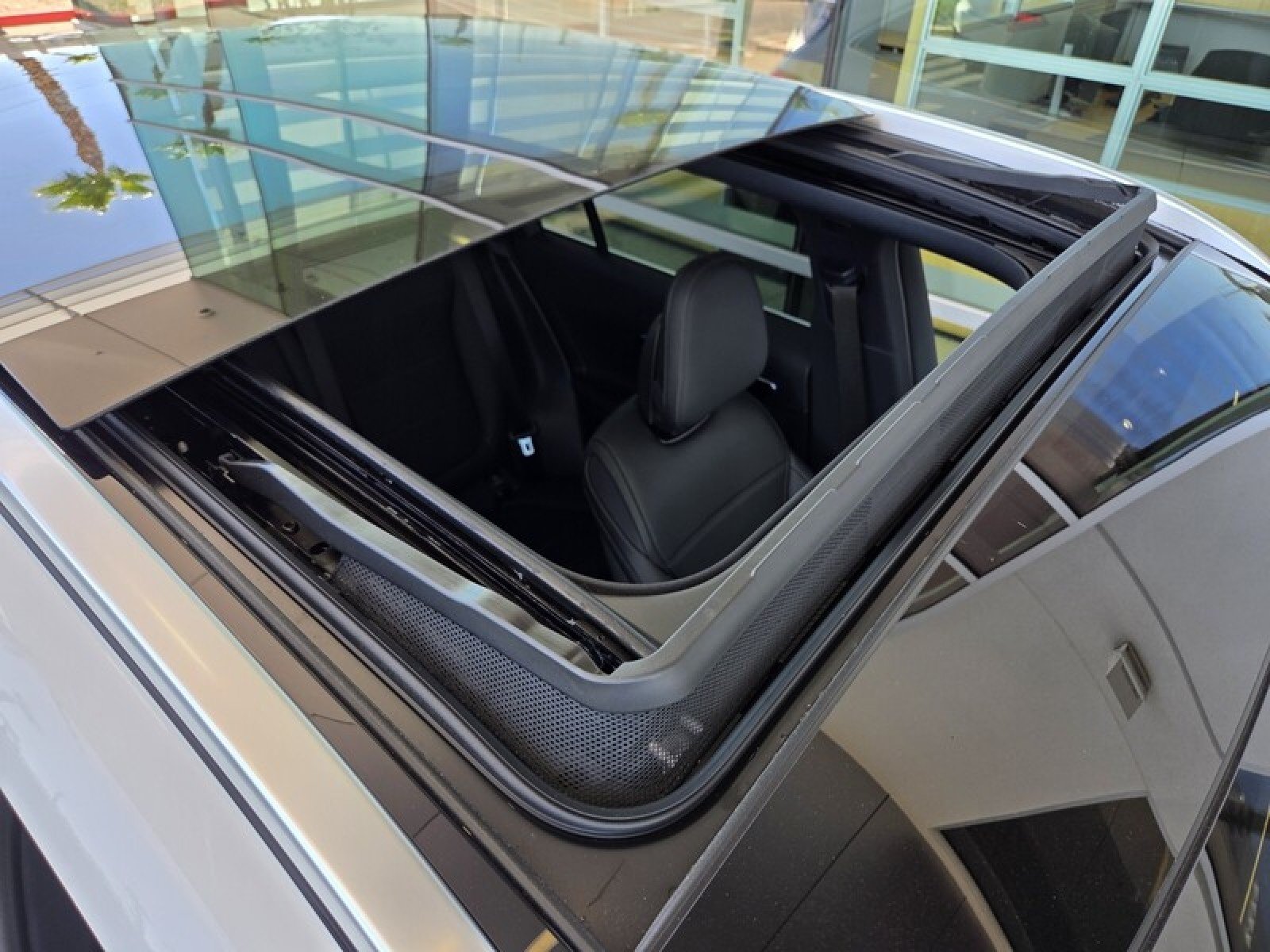 New 2026 Polar White Mercedes-Benz GLC 300 SUV image 19