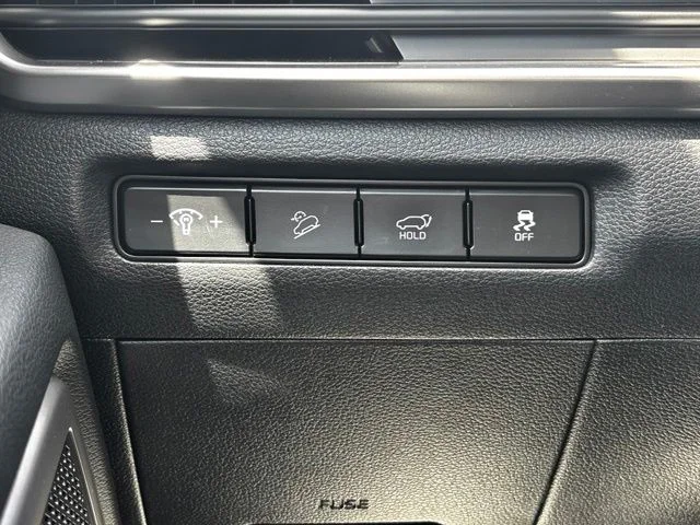 Used 2025 Silver Kia S image 19