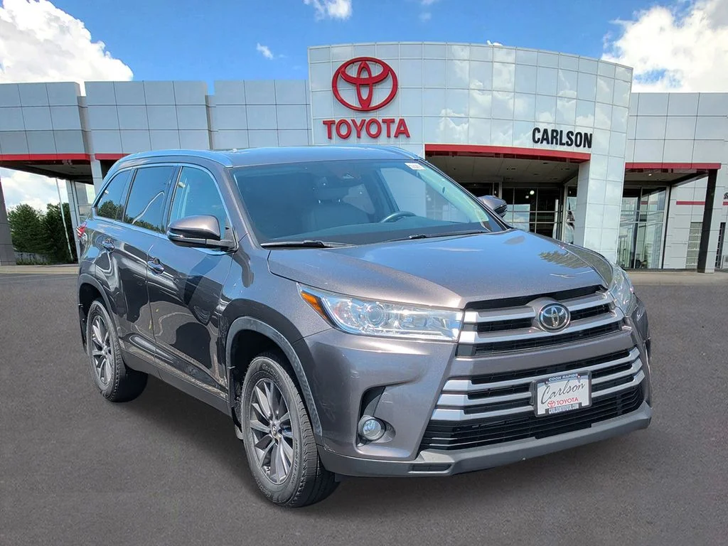 Certified 2019 Toyota Highlander XLE with VIN 5TDJZRFH5KS700639 for sale in Minneapolis, Minnesota