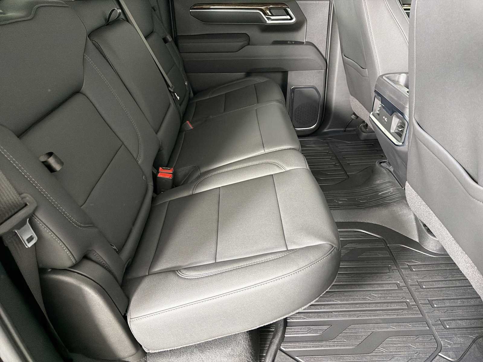 New 2026 Onyx Black GMC Elevation image 13