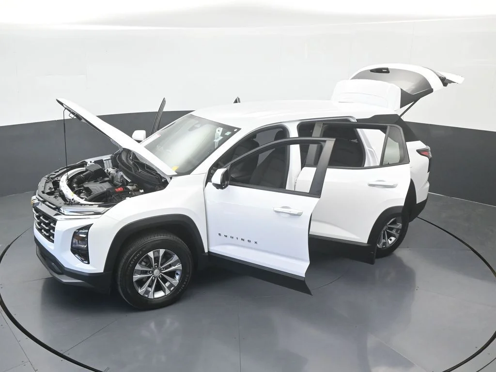 Used 2025 Summit White Chevrolet LT image 68