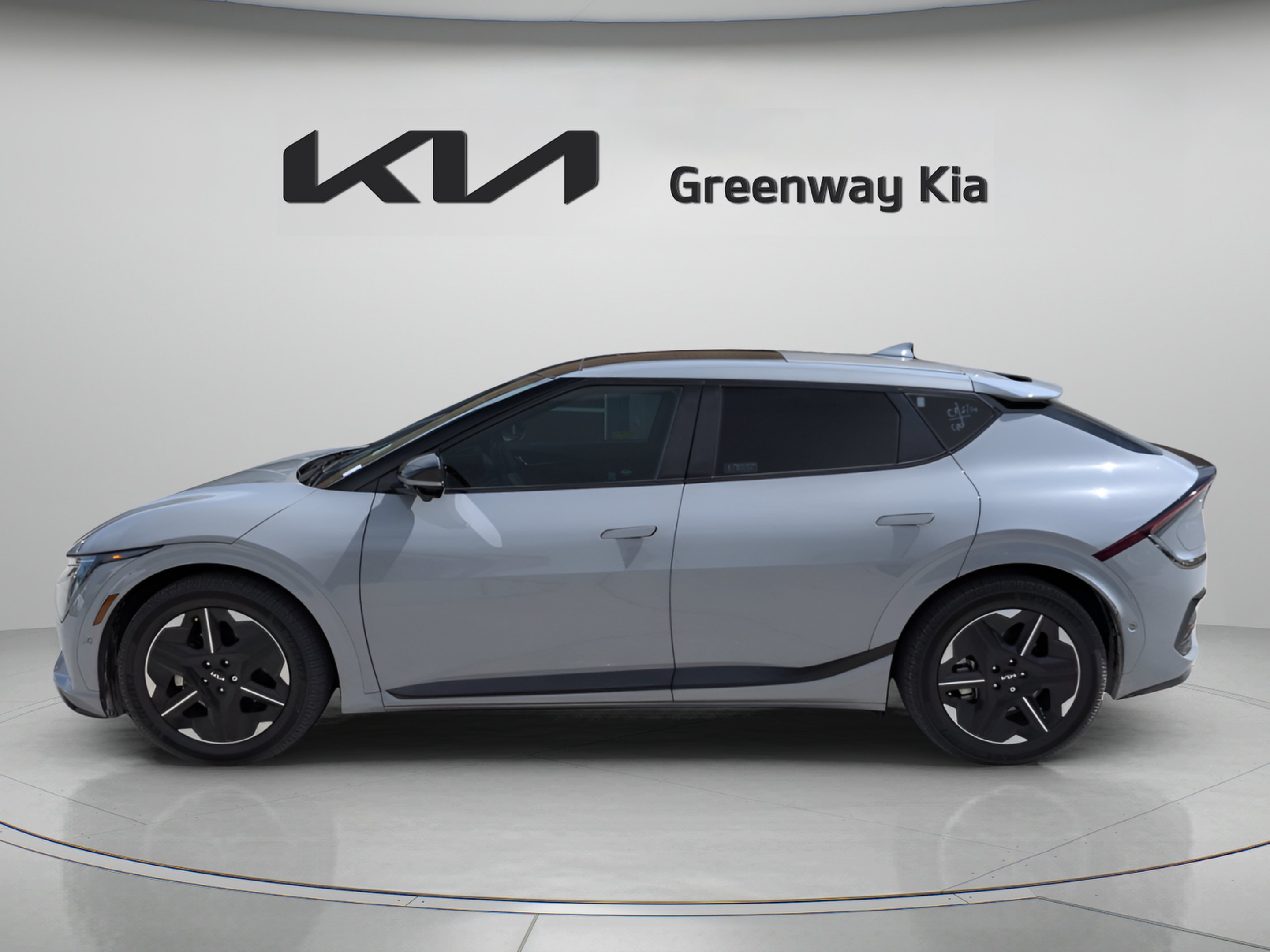 Certified Used 2025 Wolf Gray Kia GT-Line image 5