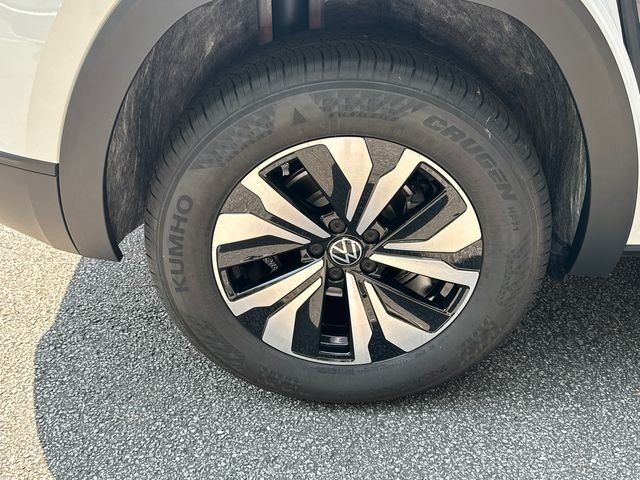 New 2026 Opal White Pearl Volkswagen 2.0T SE image 17