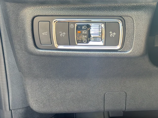 Used 2022 Silver Lincoln Standard image 28