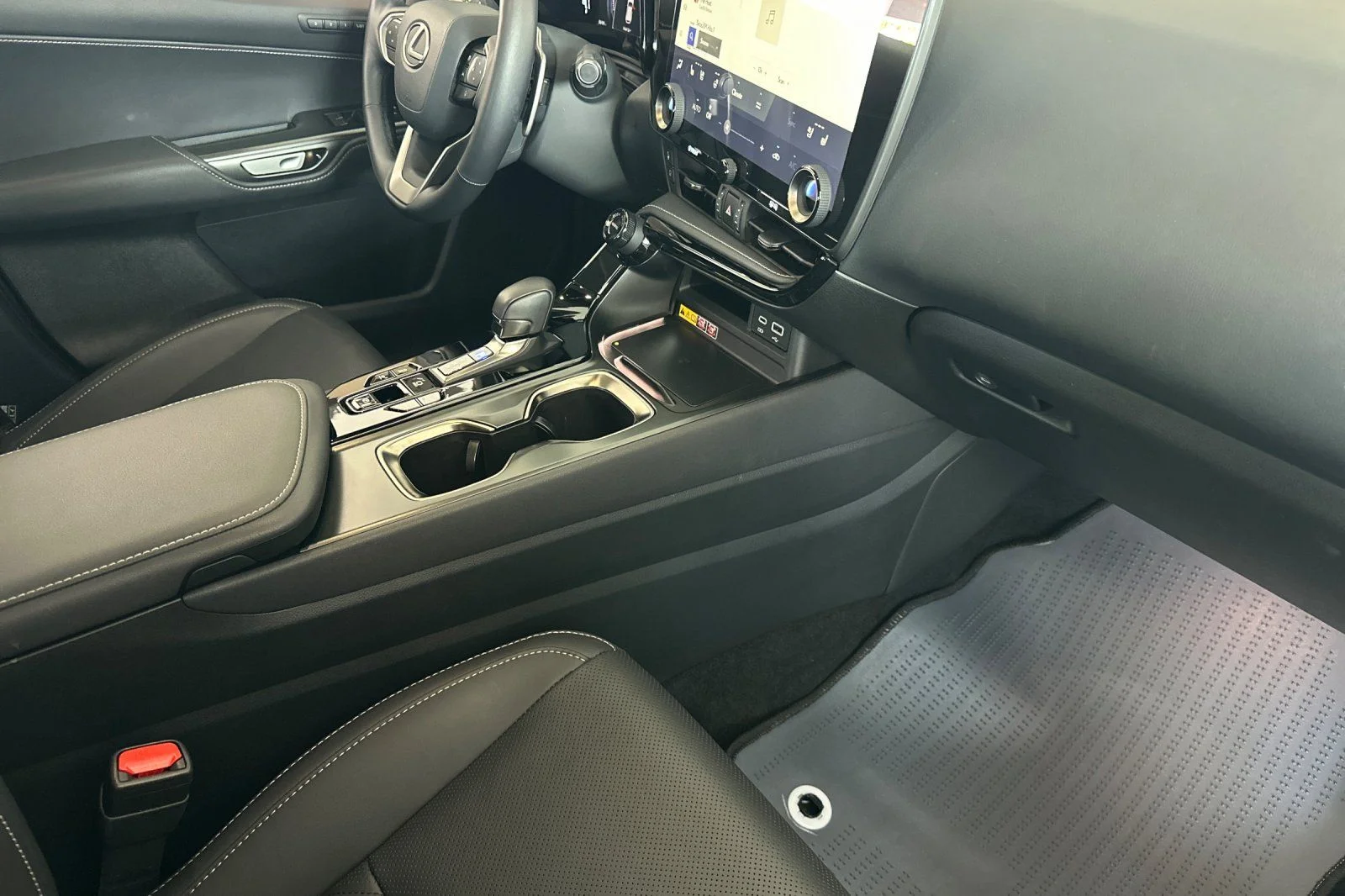 Used 2025 White Pearl Lexus 450h+ Luxury image 13