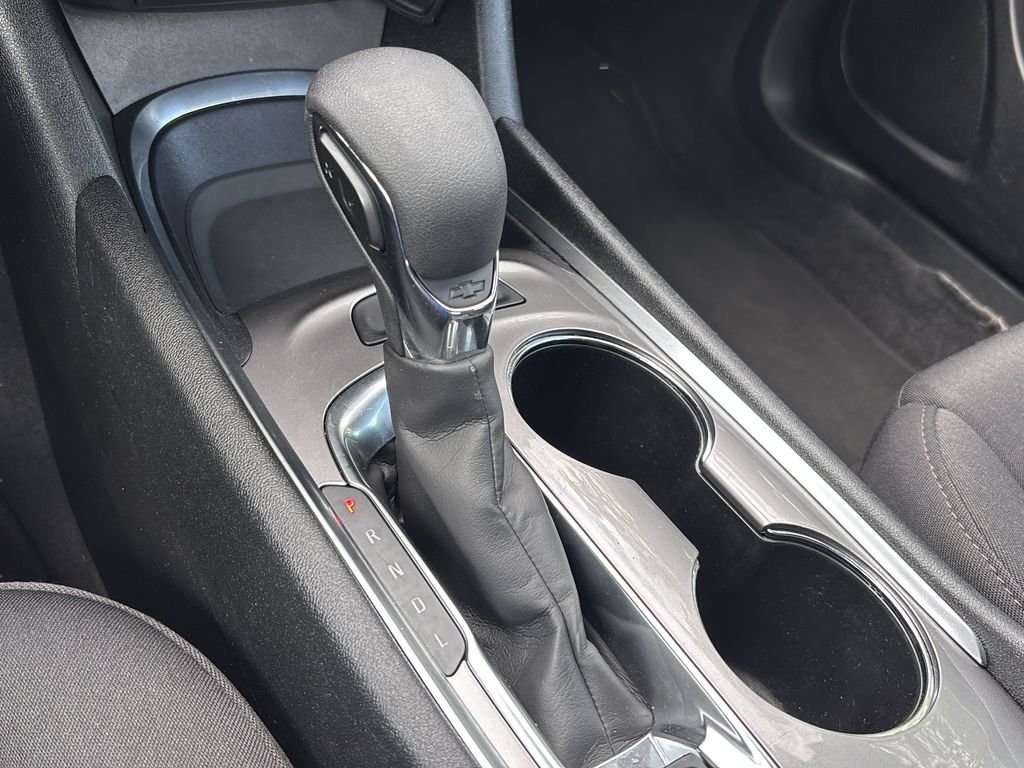 Used 2024 Summit White Chevrolet LT image 30