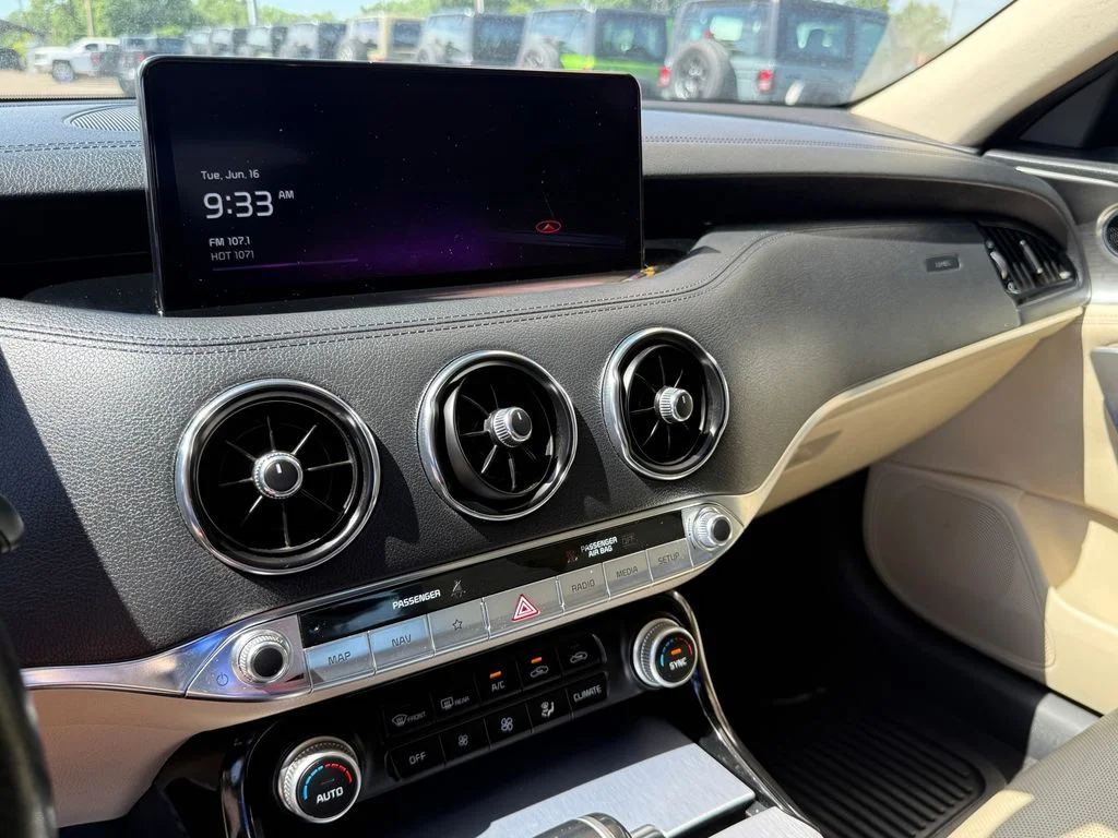Used 2022 Ascot Green Kia GT1 image 26
