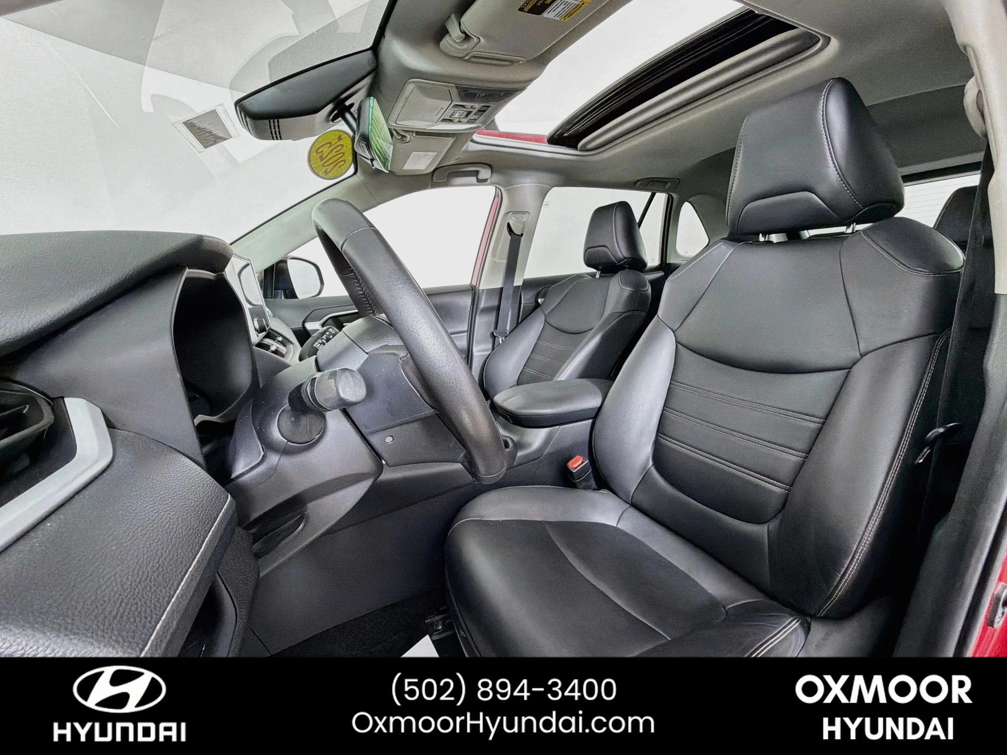 Used 2025 Ruby Flare Pearl Toyota XLE Premium image 21