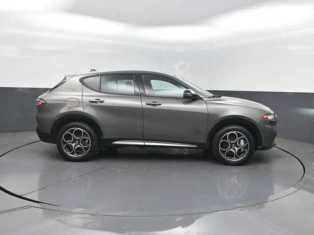 Used 2024 Silver Alfa Romeo Ti image 32