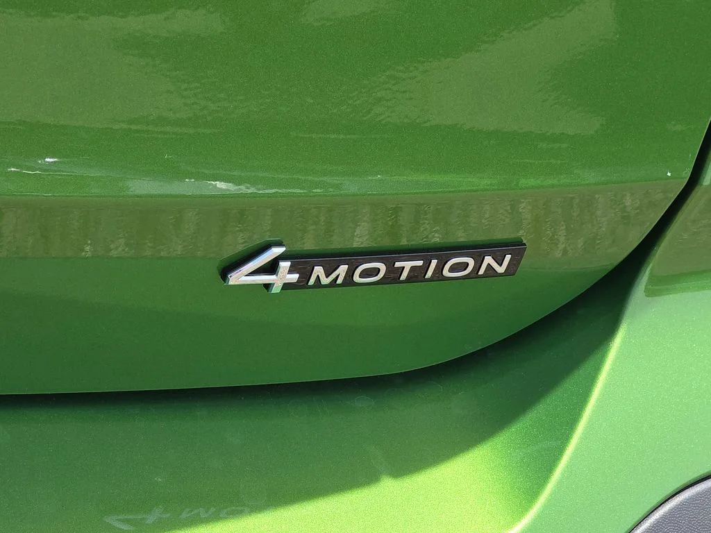 New 2026 Bright Moss Green Metallic Volkswagen 1.5T SEL image 6