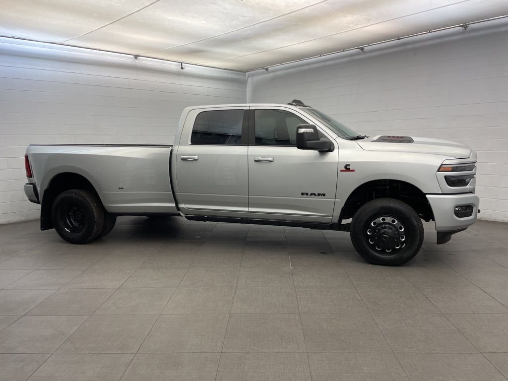 New 2026 Silver-Zynith Exterior Paint RAM Laramie DRW image 2