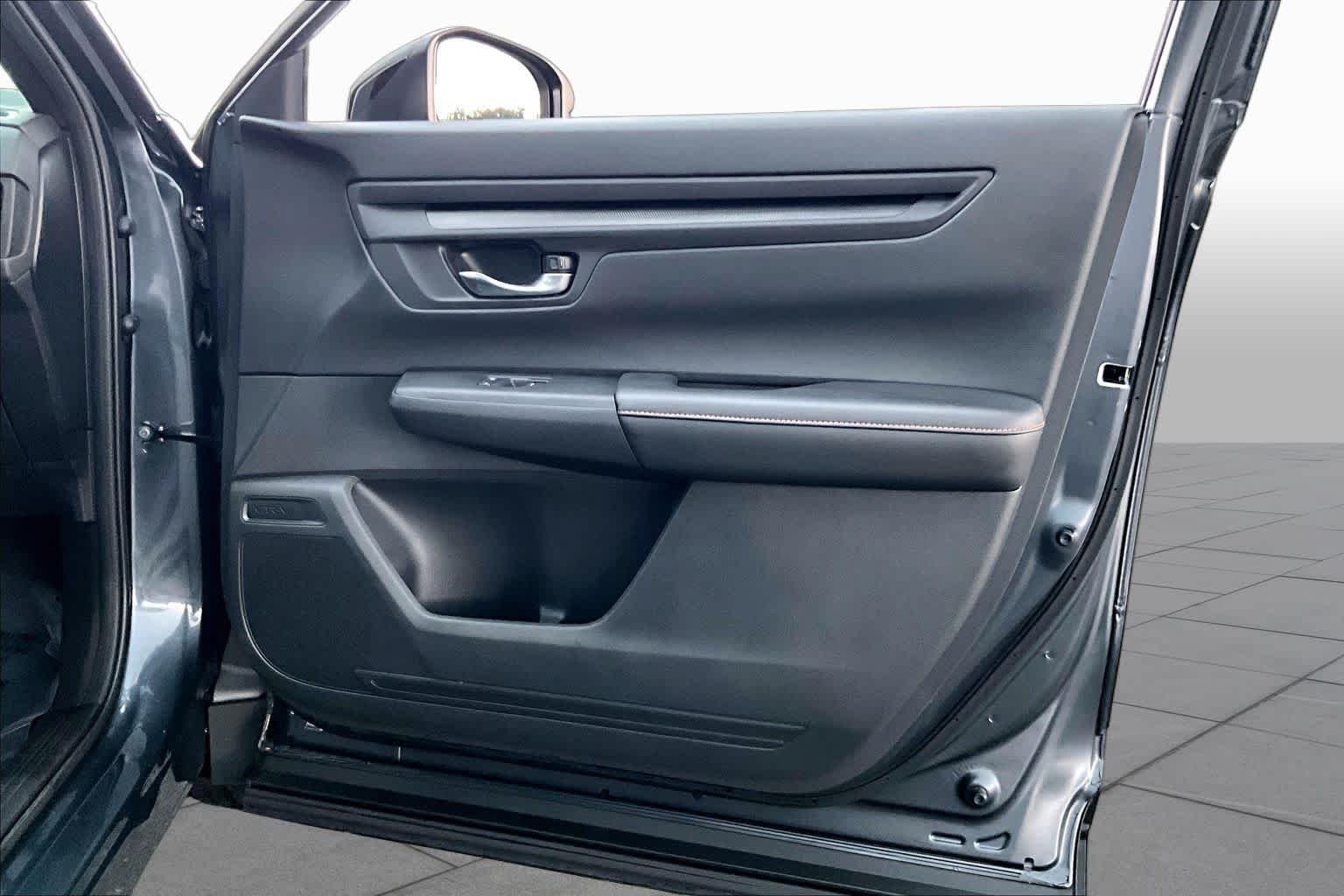 Used 2025 Meteorite Gray Metallic Honda Sport image 22