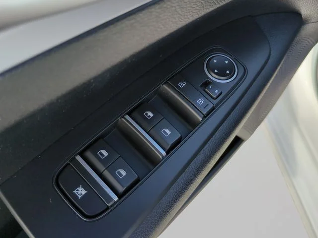 Used 2024 White Kia LXS image 14