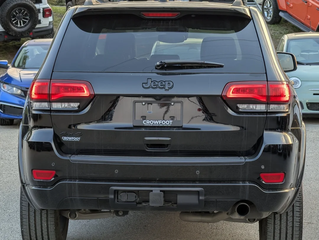 Used 2020 Black Jeep Altitude - - 4x4 - Leather Seats - Power Sunroof - Navigation & More! image 7