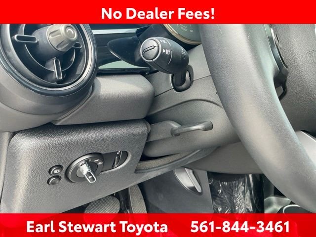 Used 2023 Gray MINI Signature image 29