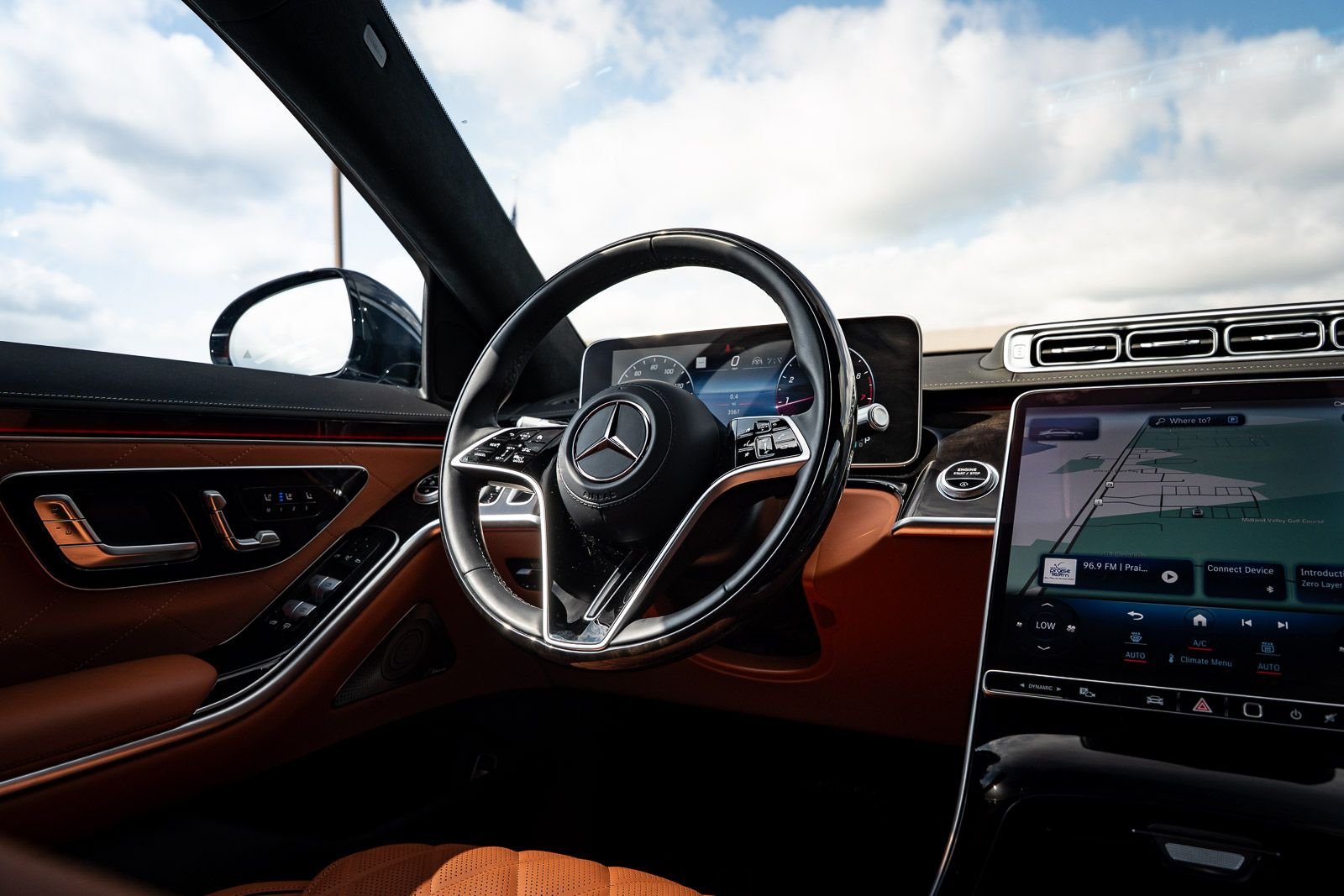 Used 2024  Mercedes-Benz S 580 image 38