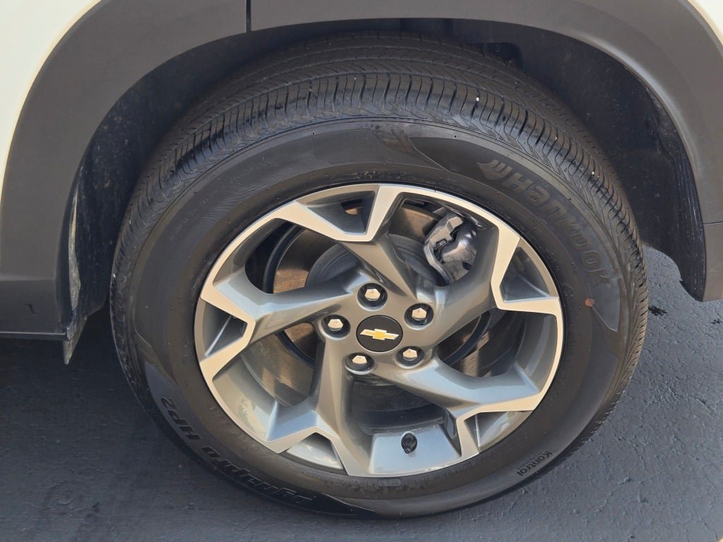 2025 Chevrolet Trax LT - Photo 14