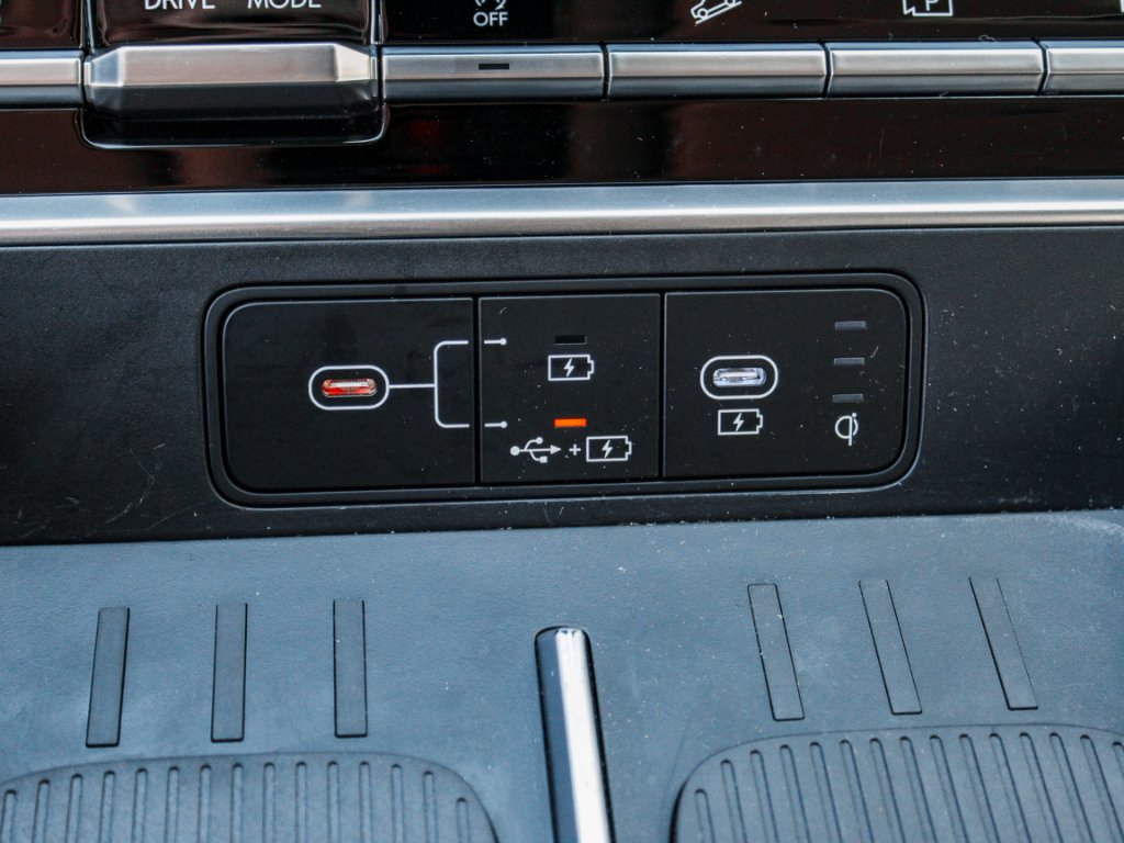 Used 2025 Phantom Black Hyundai SEL image 20