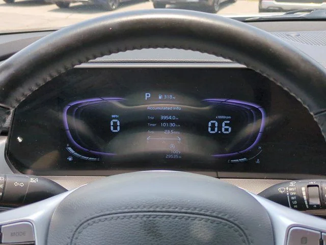 Certified Used 2025 White Kia S image 28