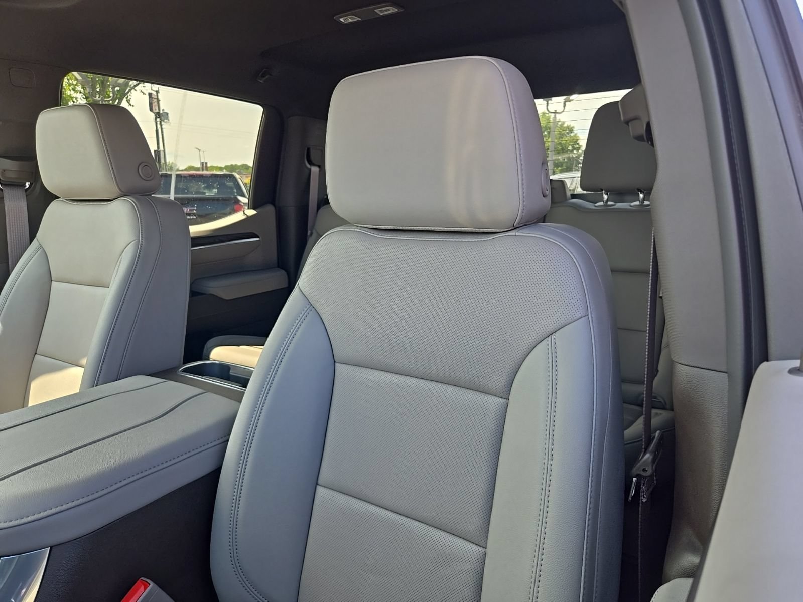 2026 GMC Sierra 1500 SLT - Photo 21