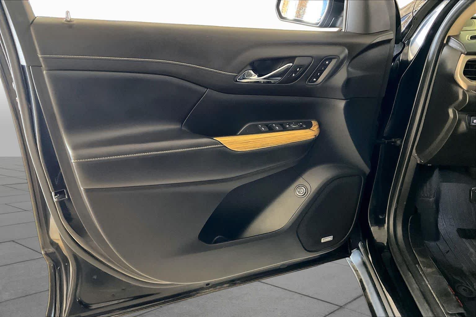 Used 2019 Ebony Twilight Metallic GMC Denali image 19