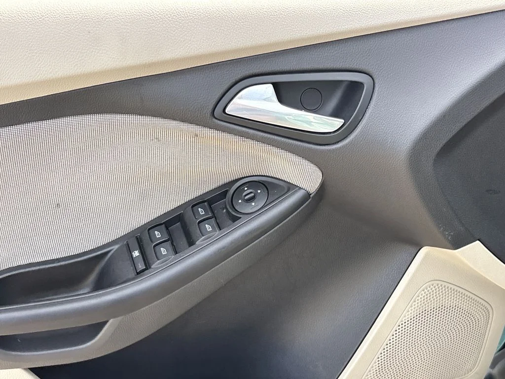 Used 2012 Green Ford SE image 17