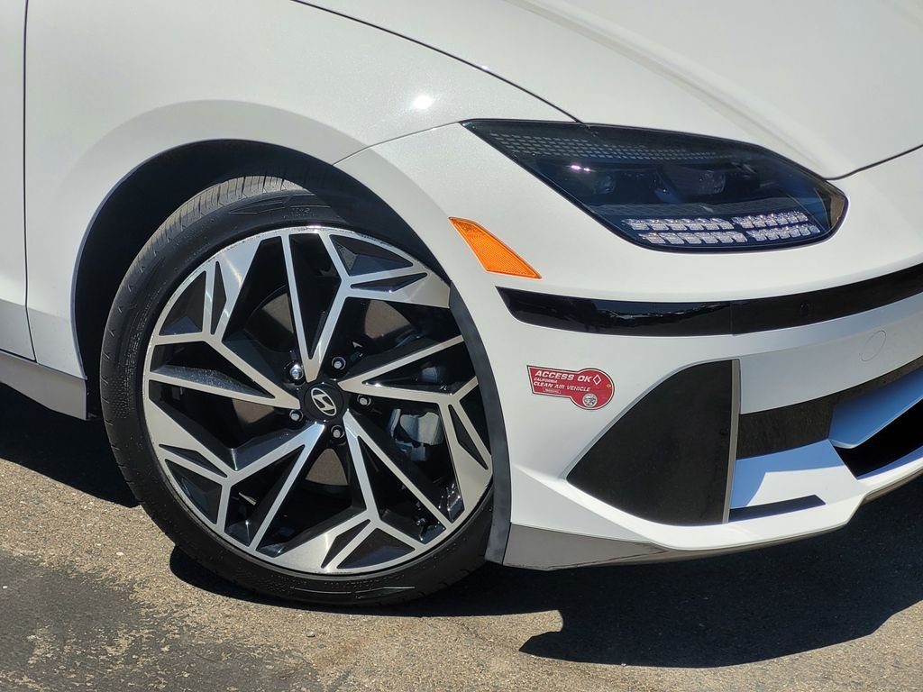Certified Used 2024 White Hyundai SEL image 9