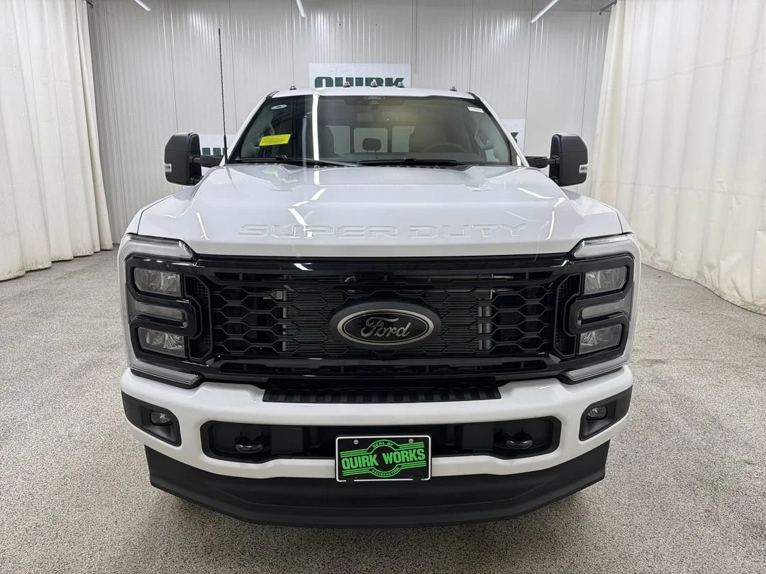 New 2026 Oxford White Ford F-250® XLT image 2