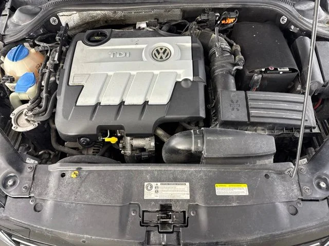 Used 2014  Volkswagen 2.0L TDI image 21