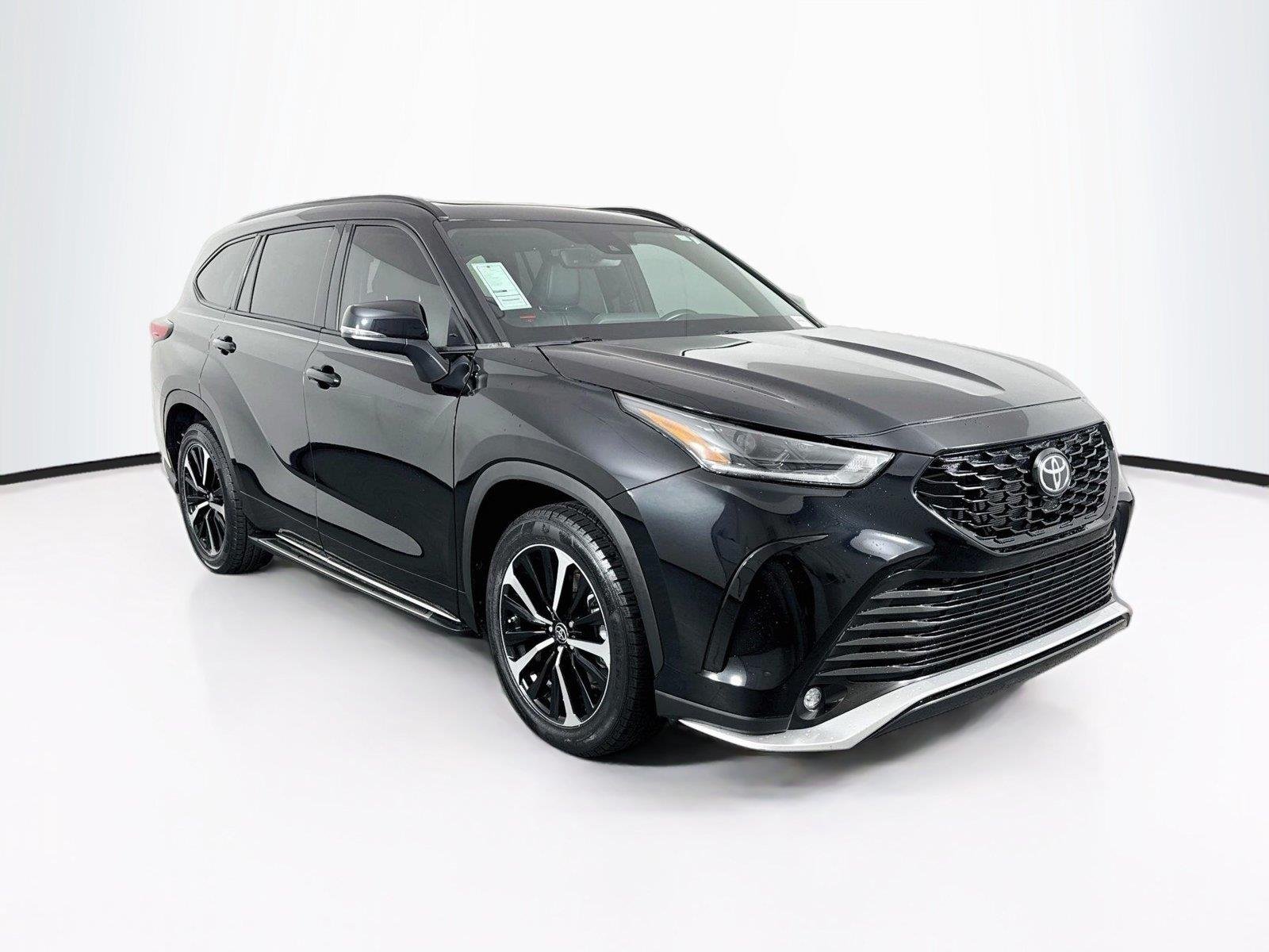 Used 2022 Midnight Black Metallic Toyota XSE image 9