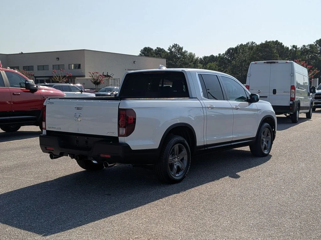 Used 2023 White Honda RTL image 5