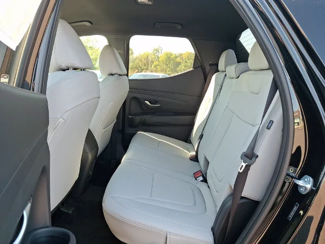 New 2027 Black Hyundai SE image 6