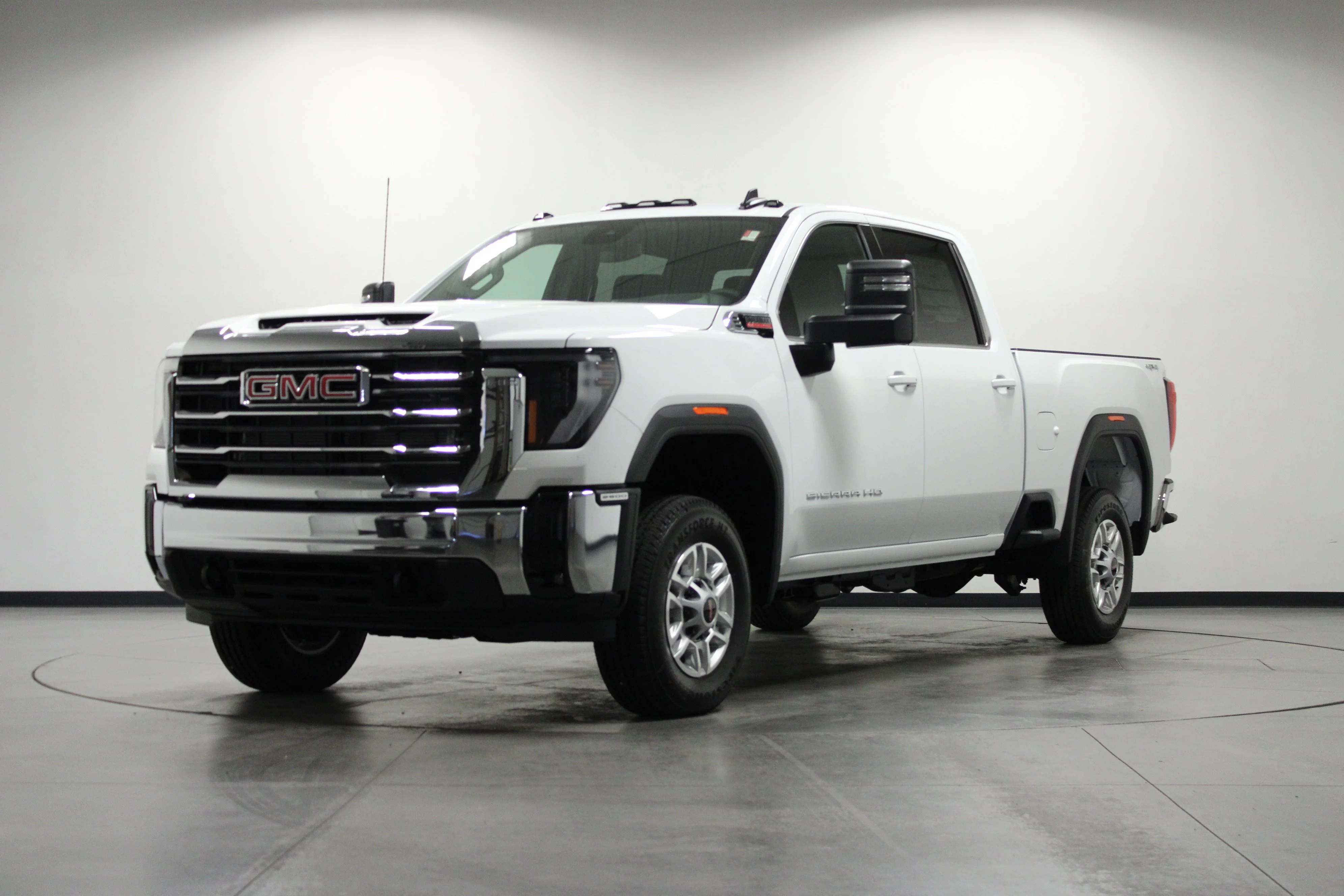 New 2026 Summit White GMC SLE image 7