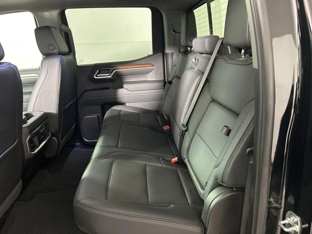 Used 2025 Onyx Black GMC Denali image 16