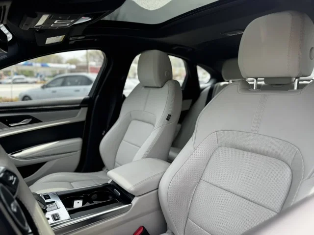 2024 Jaguar XF R-Dynamic SE - Photo 18