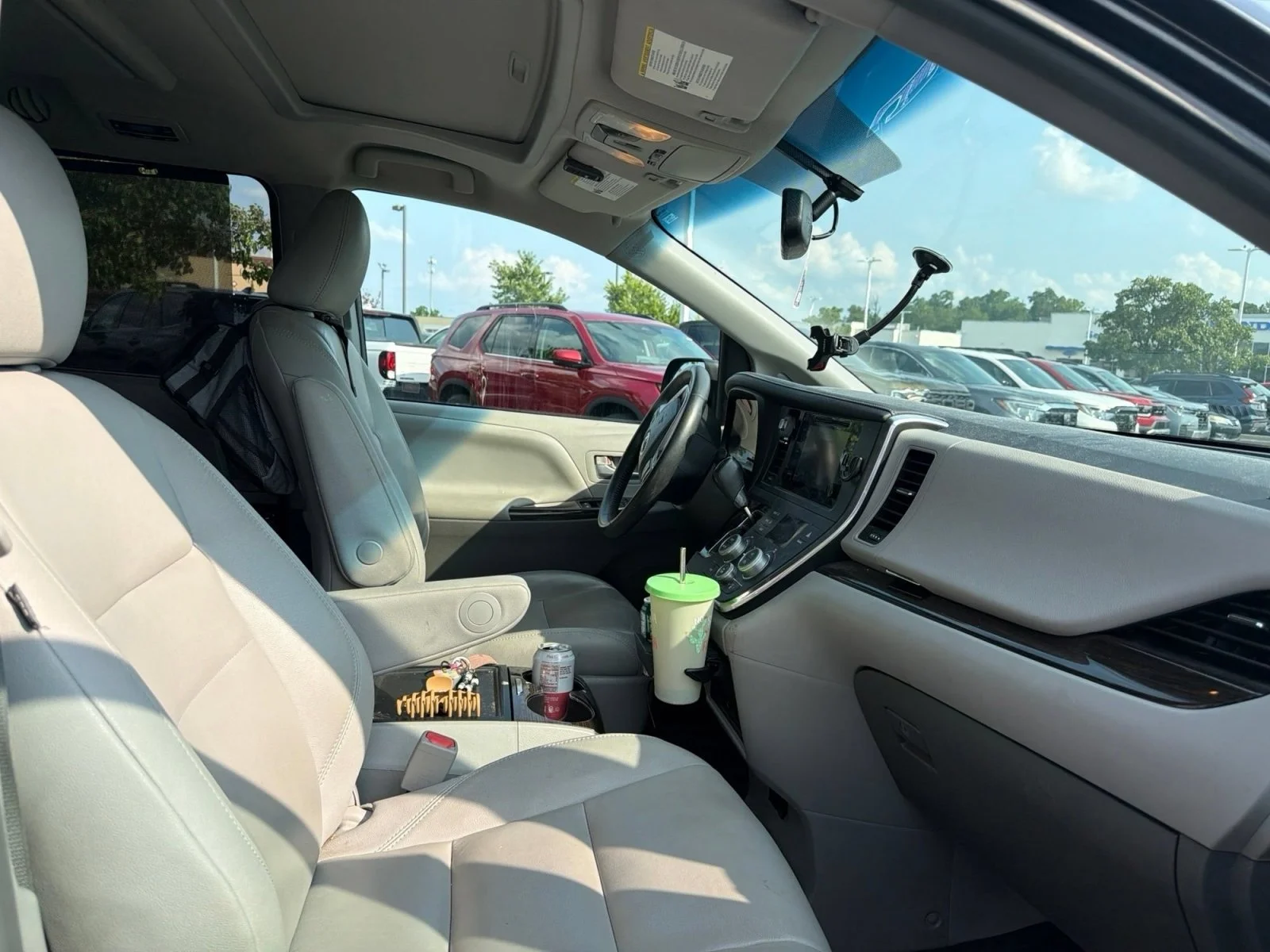 Used 2017 Midnight Black Metallic Toyota XLE Premium image 20