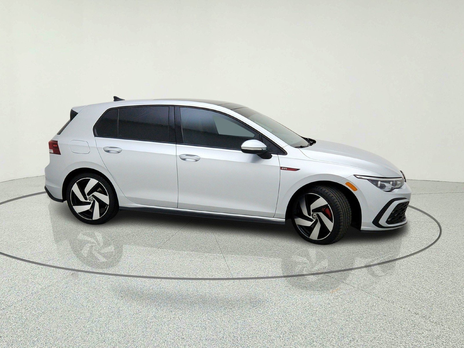 Used 2022 Reflex Silver Metallic Volkswagen SE image 11