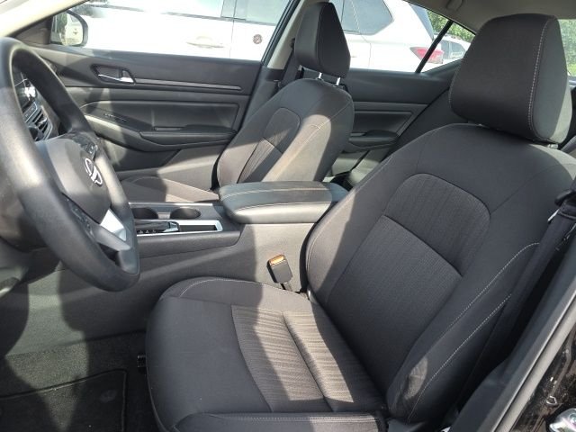 Used 2025 Black Nissan 2.5 SV image 5