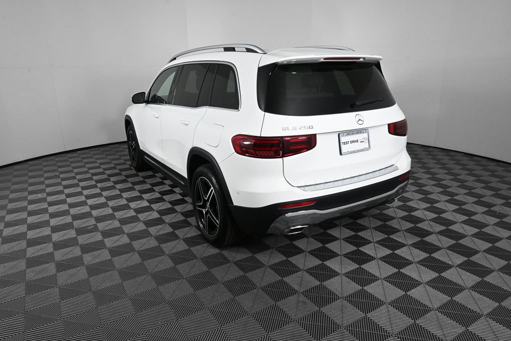 Used 2026 White Mercedes-Benz GLB 250 image 4