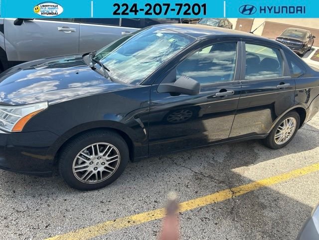 2010 Ford Focus SE's photo