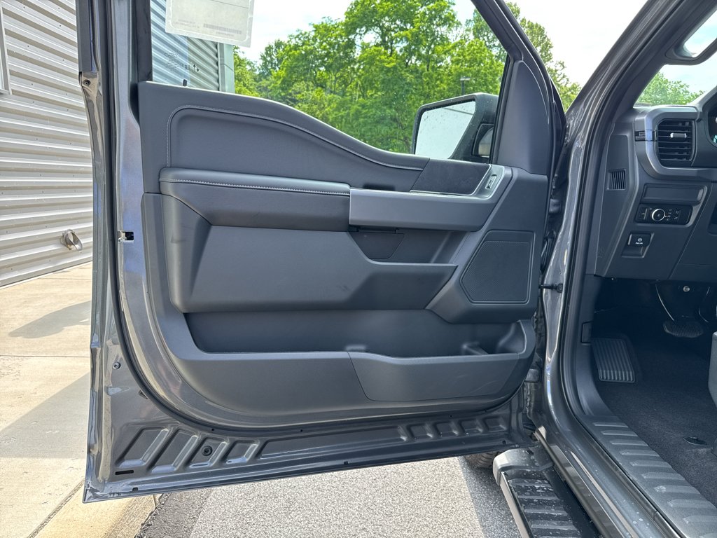 New 2026 Carbonized Gray Metallic Ford XLT image 24